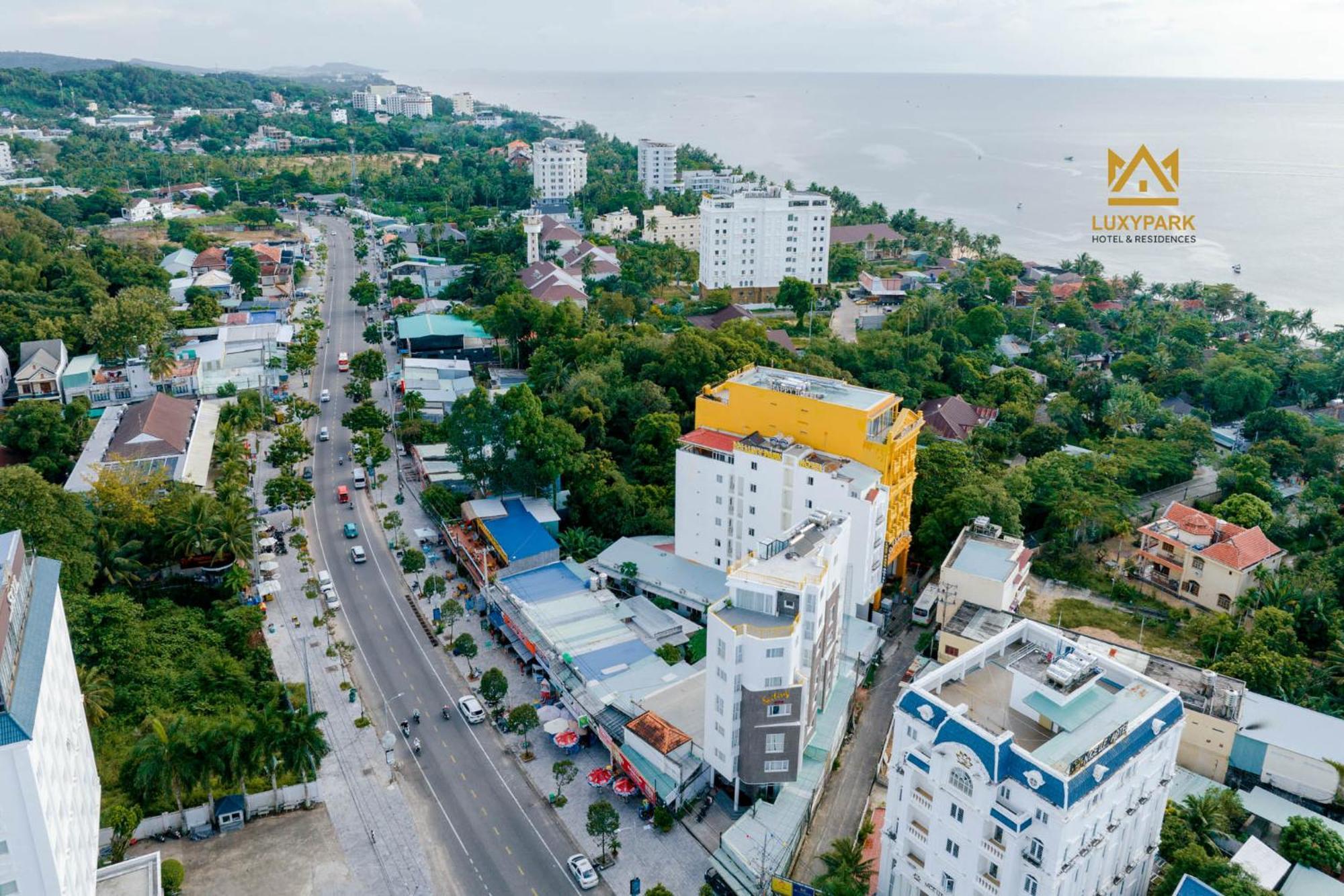 Luxy Park Hotel - Phu Quoc Centre Exterior foto